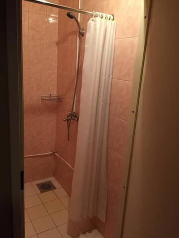 Фото номера Одноместный номер с общей ванной комнатой Гостевой дом Oravapesa Guest House г. Хяядемеесте 5
